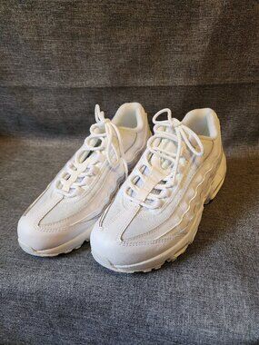 Youth Size 7 Nike CJ3906-100 Air Max 95 Recraft Triple White Sneakers